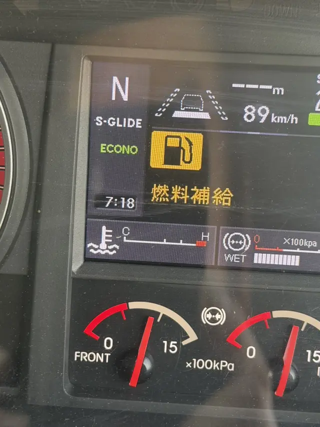いすゞ ギガ 2PG-CYJ77Cの写真26