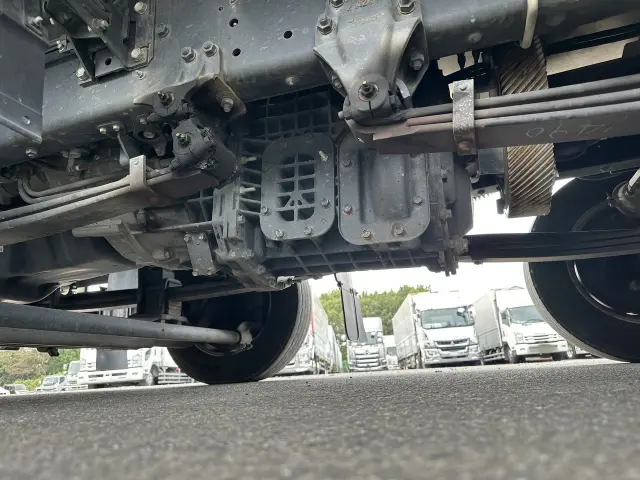いすゞ ギガ 2PG-CYJ77Cの写真26