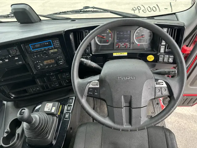 いすゞ ギガ 2PG-CYJ77Cの写真19