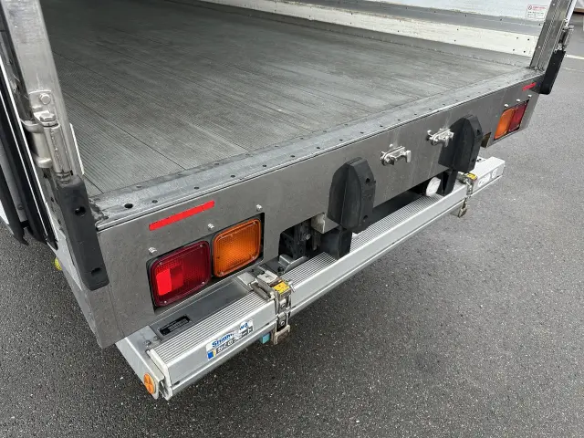いすゞ フォワード 2PG-FRR90T2の写真18