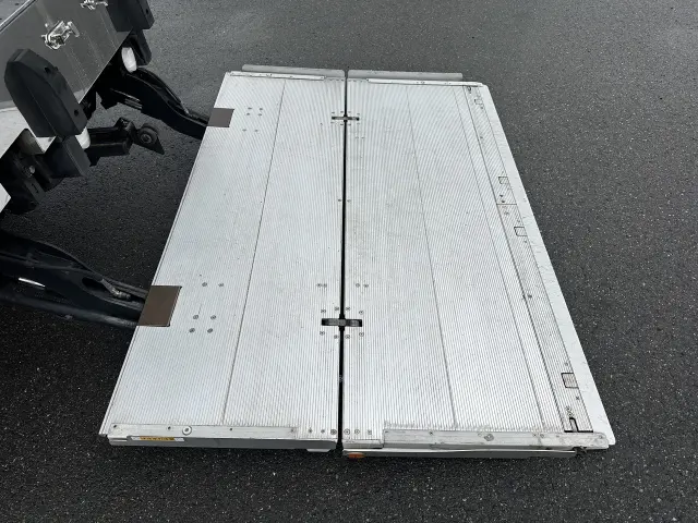 いすゞ フォワード 2PG-FRR90T2の写真32