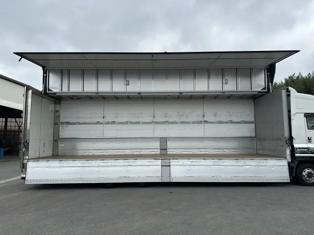 いすゞ ギガ 2PG-CYJ77Cの写真8