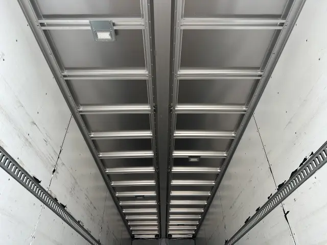 いすゞ ギガ 2PG-CYJ77Cの写真15