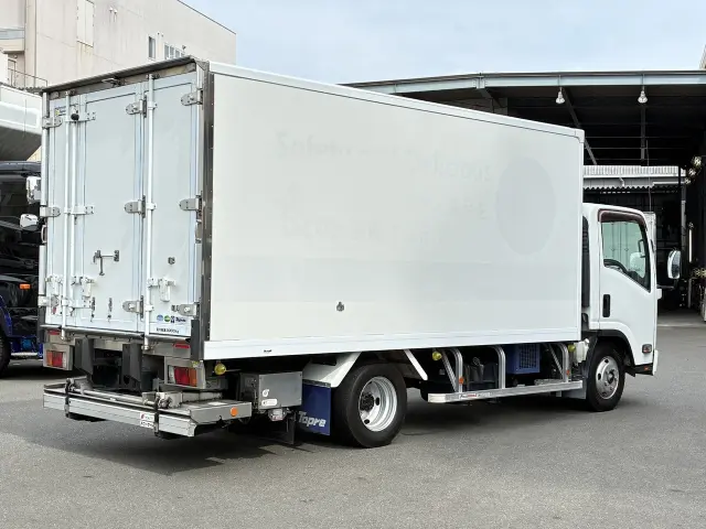 いすゞ エルフ TRG-NPR85ANの写真1