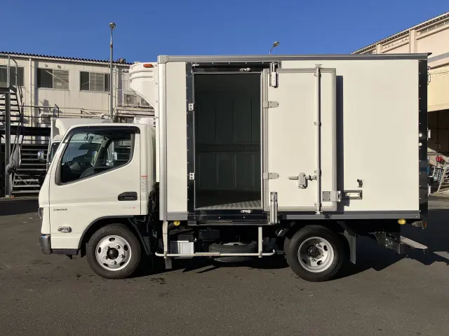 三菱 キャンター 2RG-FBAV0の写真5