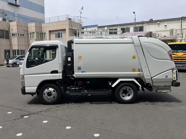 三菱 キャンター 2PG-FEAV0の写真4
