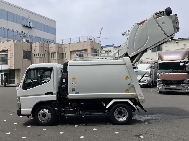 三菱 キャンター 2PG-FEAV0の写真5