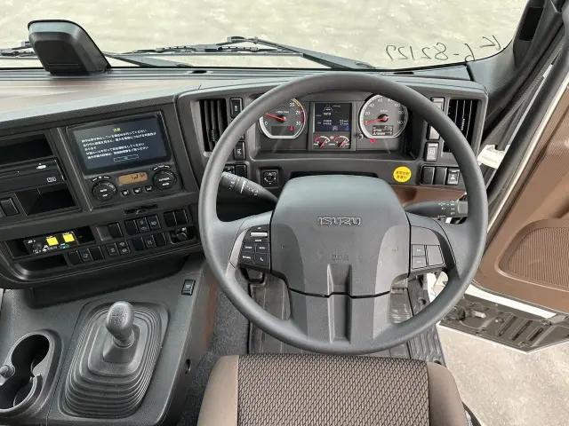 いすゞ ギガ 2RG-CXZ77DTの写真18