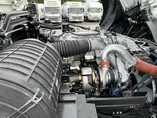 いすゞ ギガ 2RG-CXZ77DTの写真24