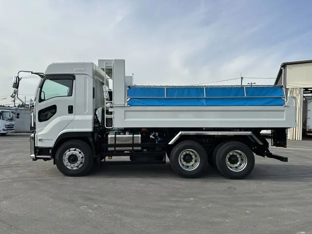 いすゞ ギガ 2RG-CXZ77DTの写真4