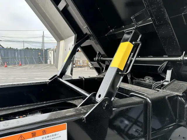 いすゞ ギガ 2RG-CXZ77DTの写真15