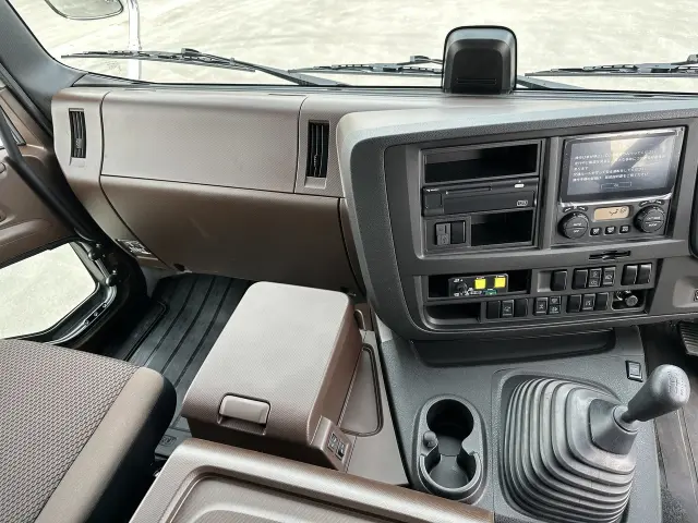 いすゞ ギガ 2RG-CXZ77DTの写真19