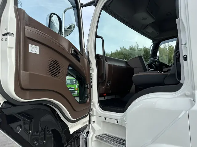 いすゞ ギガ 2RG-CXZ77DTの写真21