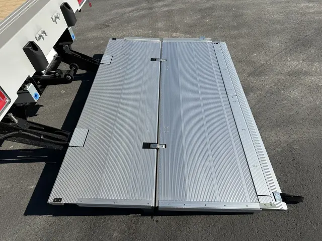 いすゞ フォワード 2RG-FRR90T4の写真32