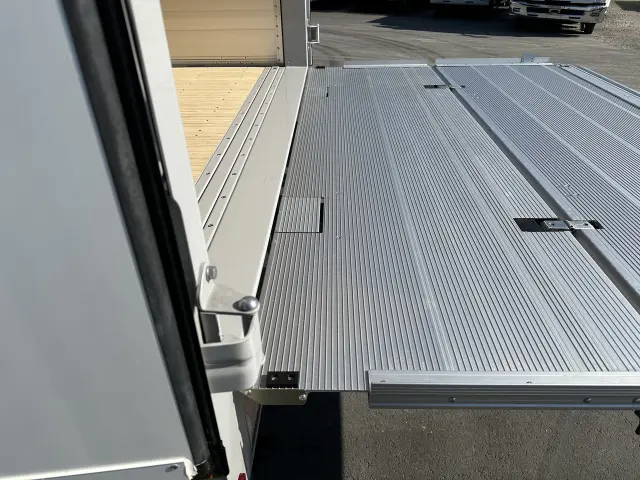 いすゞ フォワード 2RG-FRR90T4の写真33