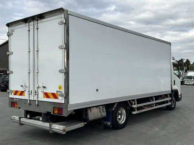 いすゞ フォワード 2PG-FTR90V2の写真2