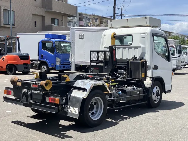 三菱 キャンター 2PG-FEAV0の写真2