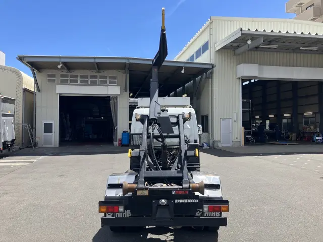 三菱 キャンター 2PG-FEAV0の写真8