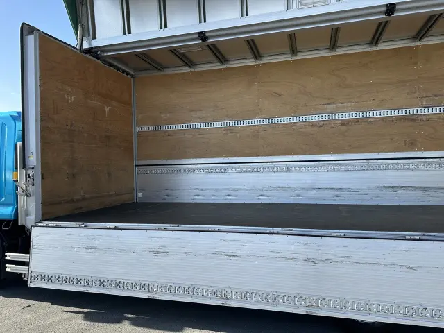 いすゞ フォワード 2RG-FRR90S2の写真17