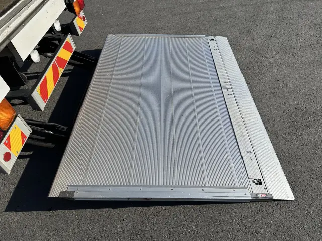 いすゞ フォワード 2RG-FRR90S2の写真32