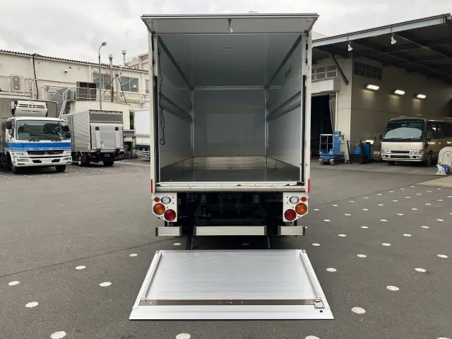 いすゞ エルフ TFG-NMR82ZANの写真12