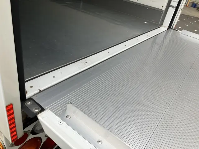 いすゞ エルフ TFG-NMR82ZANの写真17