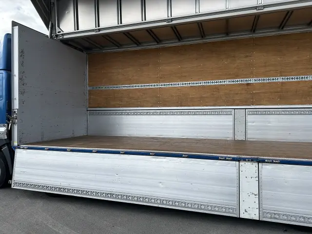 日野 プロフィア 2DG-FW1AHGの写真17