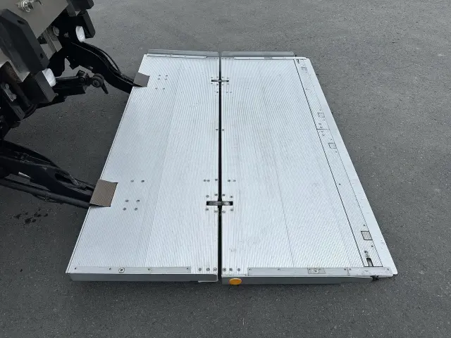 いすゞ フォワード 2PG-FSR90S2の写真32