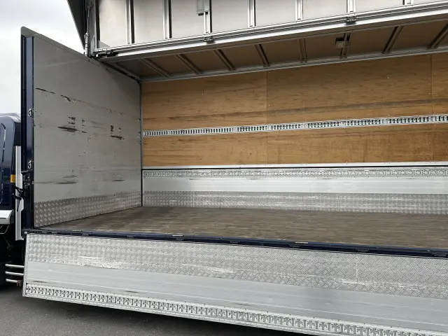 いすゞ フォワード 2RG-FRR90T2の写真17