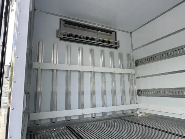 三菱 ファイター 2KG-FK65Fの写真18