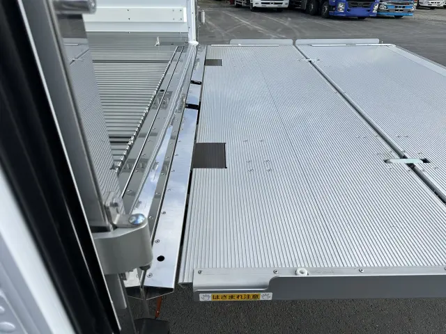 三菱 ファイター 2KG-FK65Fの写真33