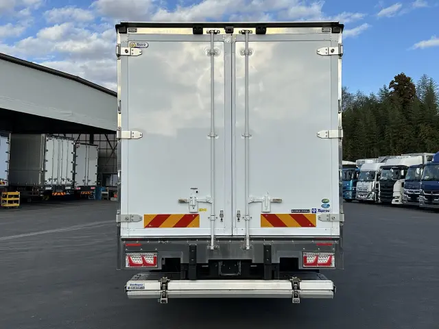 三菱 ファイター 2KG-FK62Fの写真3