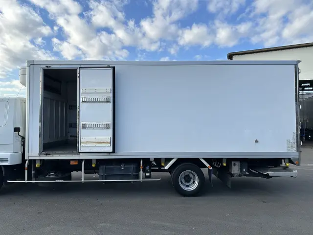 三菱 ファイター 2KG-FK62Fの写真5