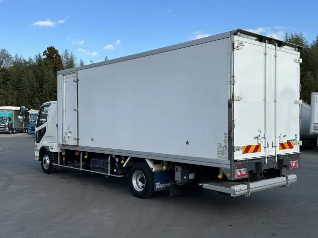 三菱 ファイター 2KG-FK62Fの写真6