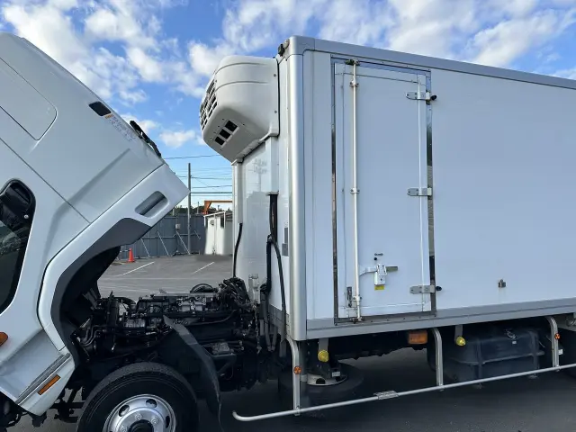 三菱 ファイター 2KG-FK62Fの写真11