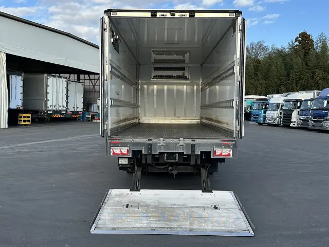 三菱 ファイター 2KG-FK62Fの写真12