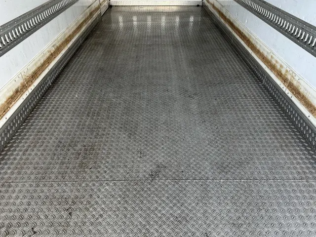 三菱 ファイター 2KG-FK62Fの写真13