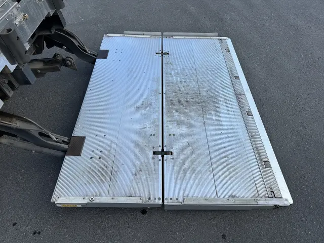 三菱 ファイター 2KG-FK62Fの写真33