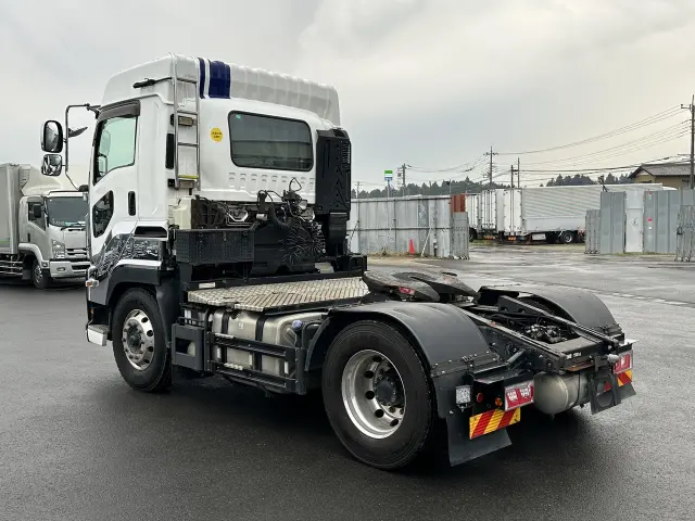 いすゞ ギガ 2KG-EXD52CDの写真5