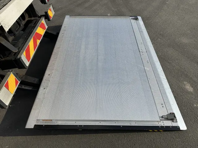 三菱 ファイター 2KG-FK64Fの写真33