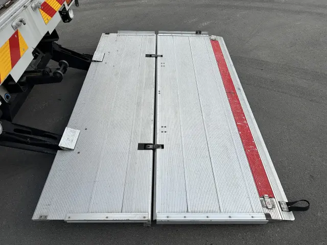 いすゞ フォワード 2RG-FRR90T2の写真32