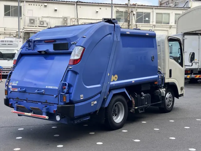 いすゞ エルフ TPG-NMR85ANの写真2