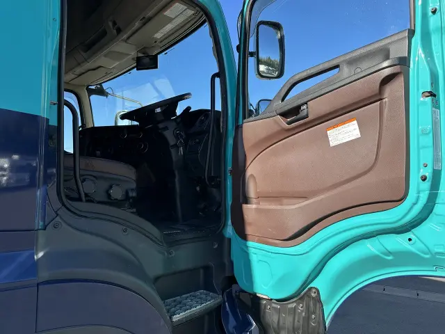 日野 プロフィア 2DG-FR1AHGの写真20