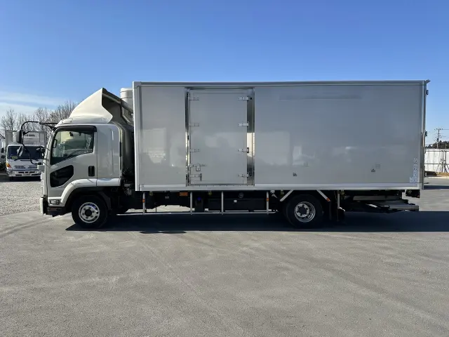 いすゞ フォワード 2PG-FRR90T2の写真4