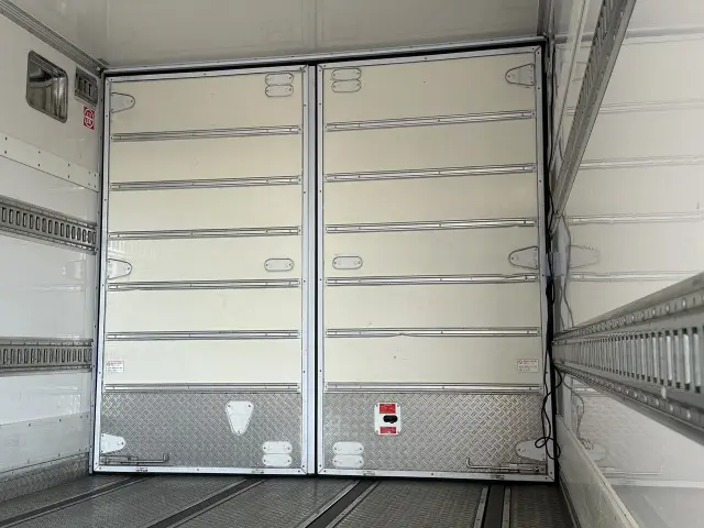 いすゞ フォワード 2PG-FRR90T2の写真19