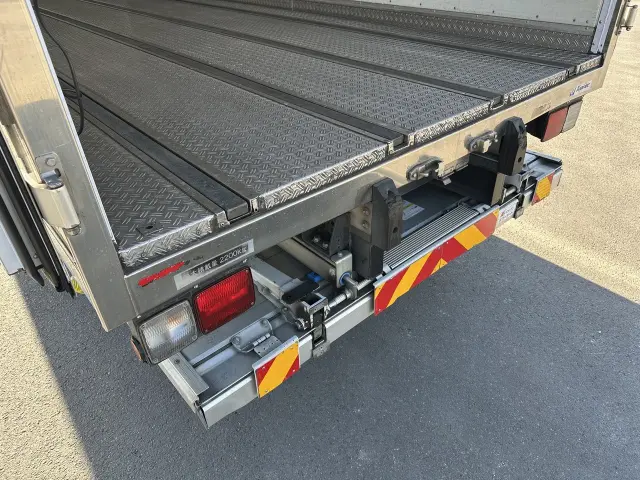 いすゞ フォワード 2PG-FRR90T2の写真20