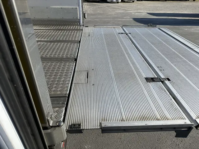 いすゞ フォワード 2PG-FRR90T2の写真33