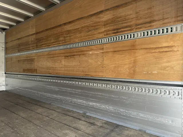 いすゞ フォワード 2RG-FRR90T2の写真16