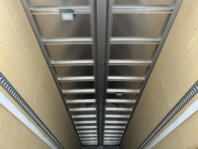 いすゞ ギガ 2PG-CYJ77Dの写真15