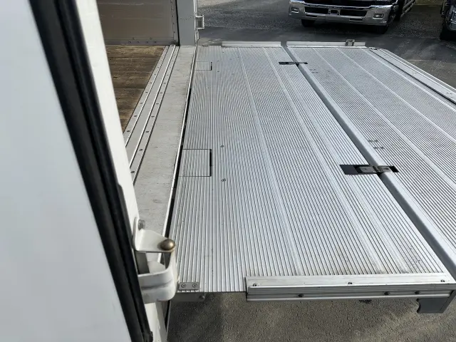 いすゞ フォワード 2RG-FRR90T2の写真33